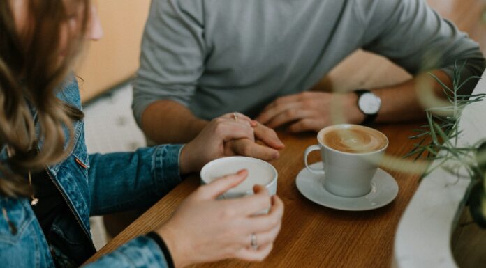 Two coffee mugs representing a low-pressure first conversation