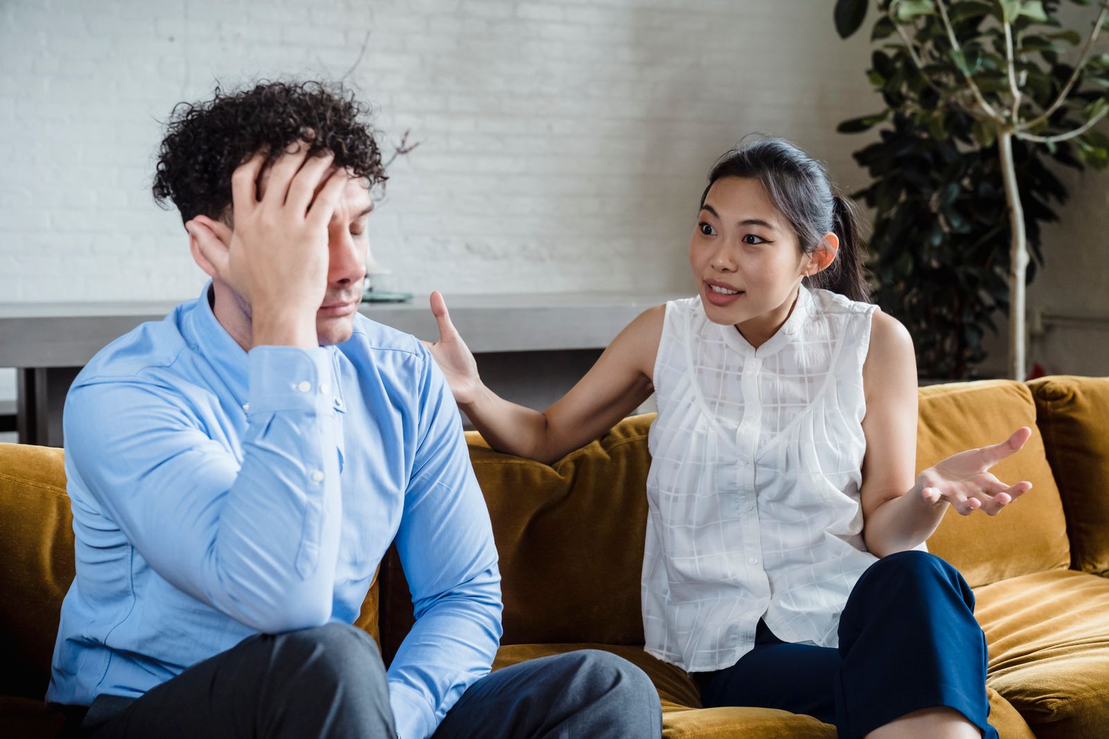 Couple having a serious conversation about resistance to therapy