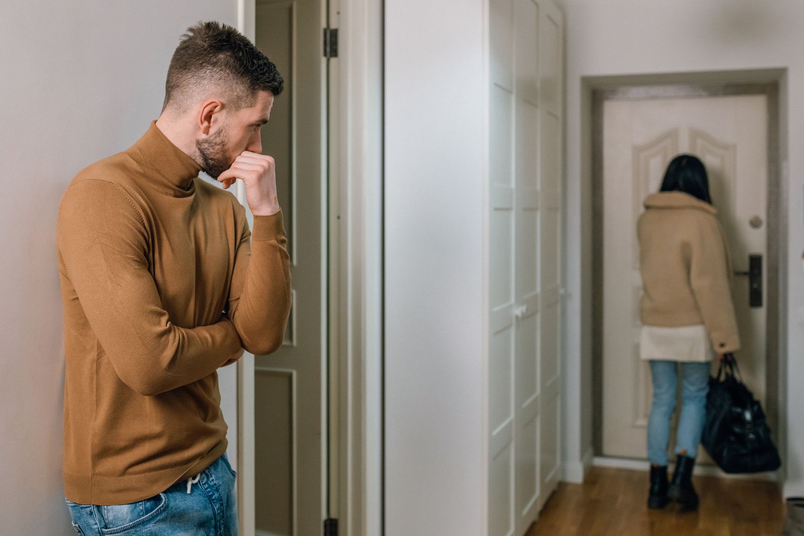 Couple addressing leaves the front door unlocked