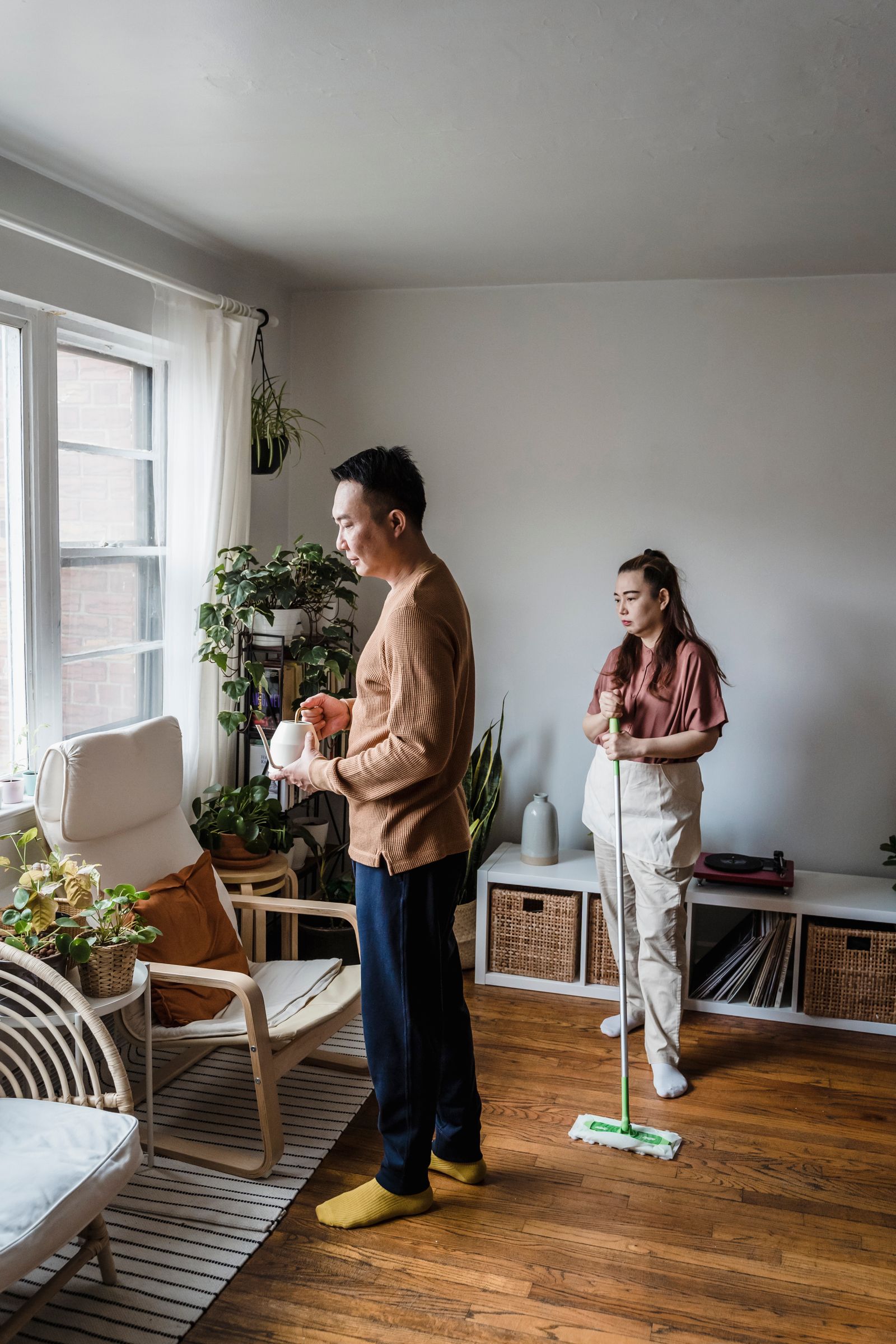 Couple discussing when one partner wants houseguests and the other doesn't